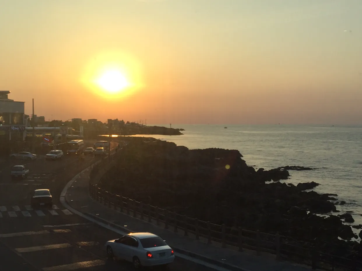 제주에 산다.